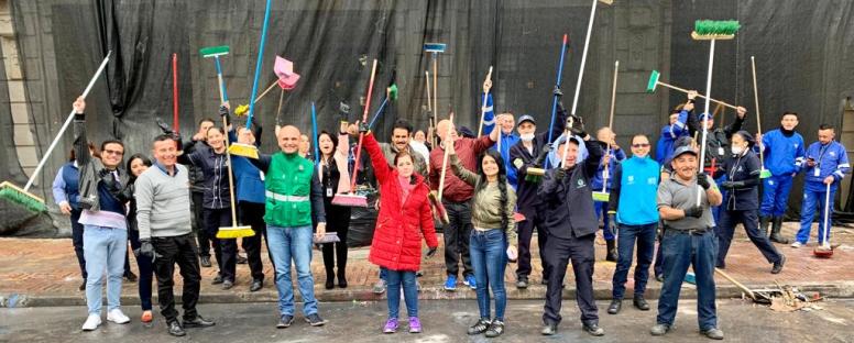 Ciudadanos y funcionarios se levantaron a limpiar y embellecer a Bogotá después de las protestas