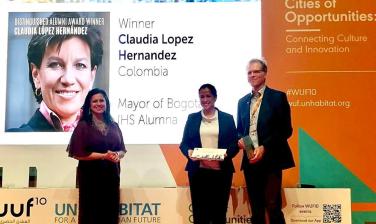 Alcaldesa Claudia López recibe reconocimiento en la décima edición del World Urban Forum de ONU Hábitat